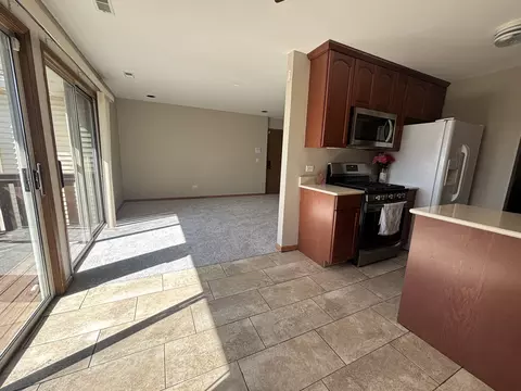 Living - 615 Mallard Ct #C2, Bartlett, IL 60103 photo 1 of 8
