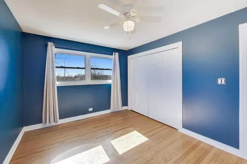Bedroom - 122 59th St, Willowbrook, IL 60527 photo 5 of 5
