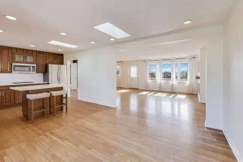 Living - 122 59th St, Willowbrook, IL 60527 photo 6 of 6