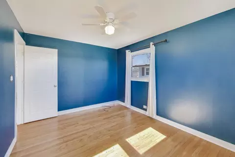 Bedroom - 122 59th St, Willowbrook, IL 60527 photo 2 of 5