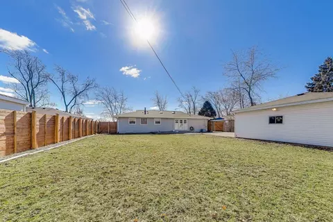 Exterior - 122 59th St, Willowbrook, IL 60527 photo 3 of 3