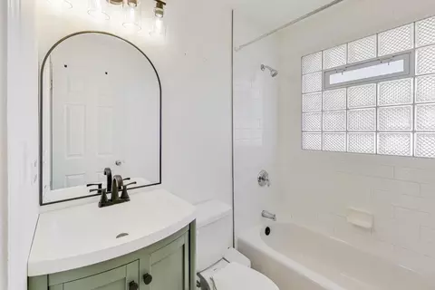 Bath - 122 59th St, Willowbrook, IL 60527 photo 2 of 2
