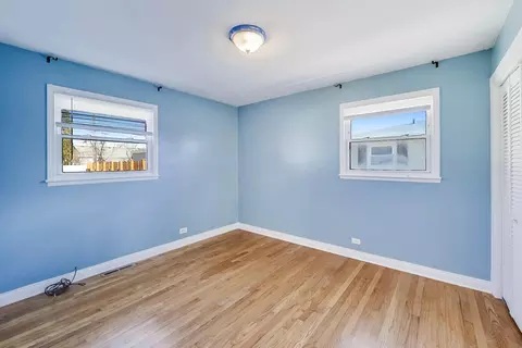 Bedroom - 122 59th St, Willowbrook, IL 60527 photo 3 of 5
