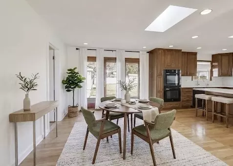 Dining - 122 59th St, Willowbrook, IL 60527 photo 1 of 1