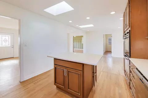 Kitchen - 122 59th St, Willowbrook, IL 60527 photo 3 of 3