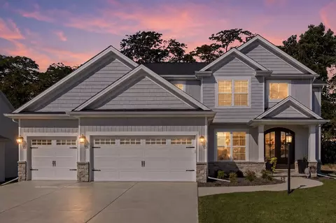1207 Briarwood Ln, Mahomet, IL 61853