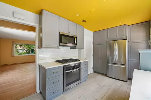 Kitchen - 746 Dodge Ave, Evanston, IL 60202 photo 1 of 2