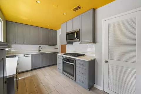 Kitchen - 746 Dodge Ave, Evanston, IL 60202 photo 2 of 2