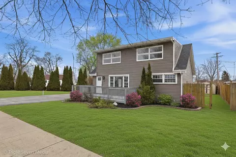 5831 W 81st Pl, Burbank, IL 60459