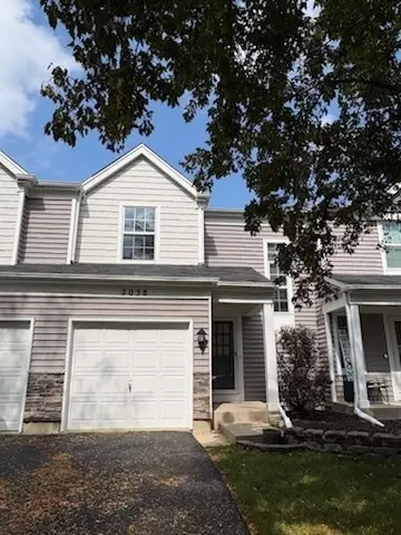 2038 College Green Dr, Elgin, IL 60123