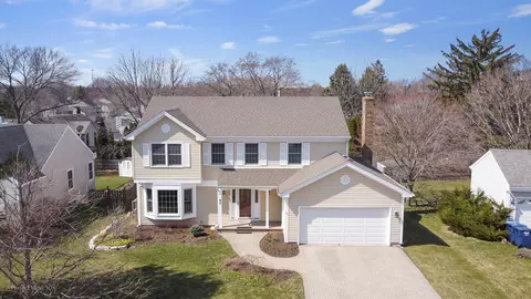 92 Foxboro Ln, Gurnee, IL 60031
