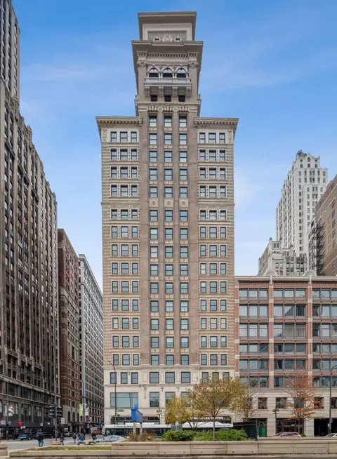 6 N Michigan Ave #806, Chicago, IL 60602
