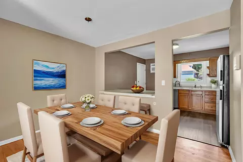 Dining - 7952 Madison St #2E, River Forest, IL 60305 photo 1 of 1
