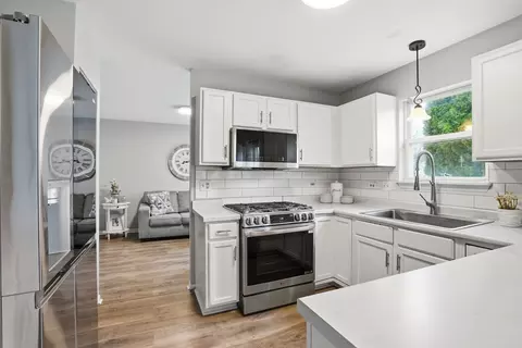 Kitchen - 1919 Spring Ridge Dr, Plainfield, IL 60586 photo 3 of 3