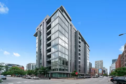 360 W Erie St #3D, Chicago, IL 60654