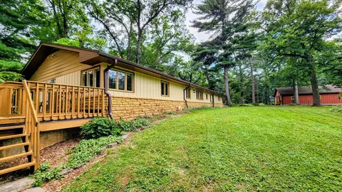 Exterior - 20798 White Oaks Rd, Morrison, IL 61270 photo 4 of 15