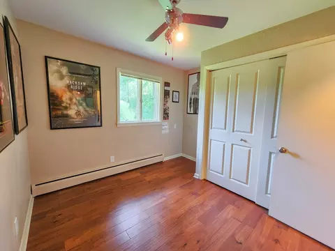 Bedroom - 20798 White Oaks Rd, Morrison, IL 61270 photo 3 of 4
