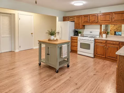Kitchen - 20798 White Oaks Rd, Morrison, IL 61270 photo 1 of 3