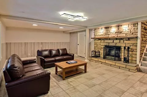 Living - 20798 White Oaks Rd, Morrison, IL 61270 photo 3 of 12