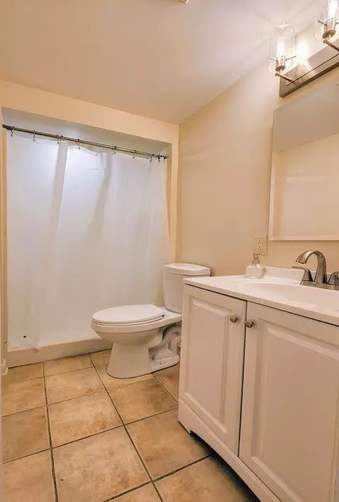 Bath - 20798 White Oaks Rd, Morrison, IL 61270 photo 3 of 3