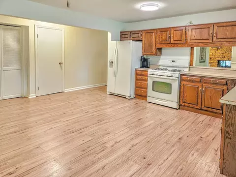 Kitchen - 20798 White Oaks Rd, Morrison, IL 61270 photo 1 of 2