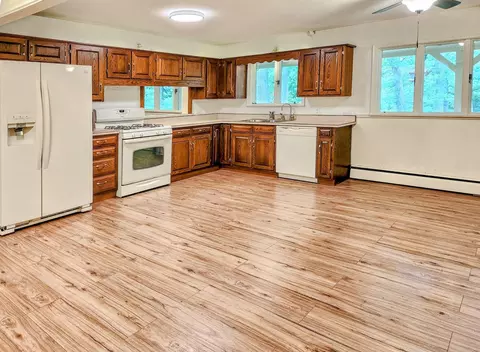 Kitchen - 20798 White Oaks Rd, Morrison, IL 61270 photo 2 of 2