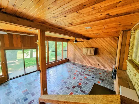 Living - 20798 White Oaks Rd, Morrison, IL 61270 photo 8 of 8