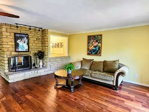Living - 20798 White Oaks Rd, Morrison, IL 61270 photo 1 of 12