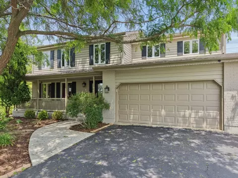 209 Mooregate Trl, Hawthorn Woods, IL 60047