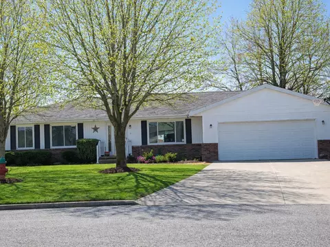 4 James Ct, Minier, IL 61759