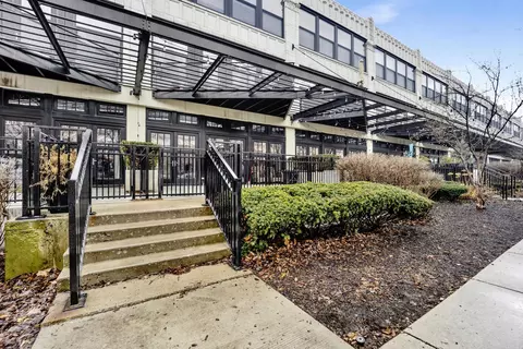 1071 W 15th St #147, Chicago, IL 60608
