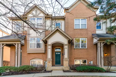 1129 N Claremont Dr #1129, Palatine, IL 60074
