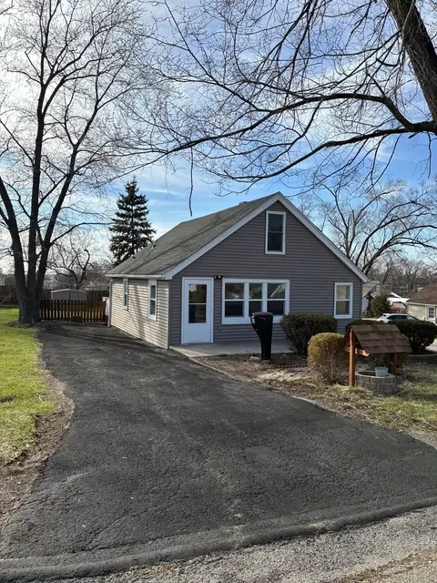 621 Mohawk St, Joliet, IL 60432
