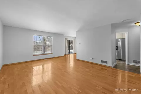 Living - 2466 Amber Ln, Elgin, IL 60123 photo 4 of 4