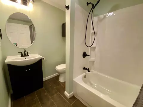 Bath - 721 N 17th St, Herrin, IL 62948 photo 3 of 3