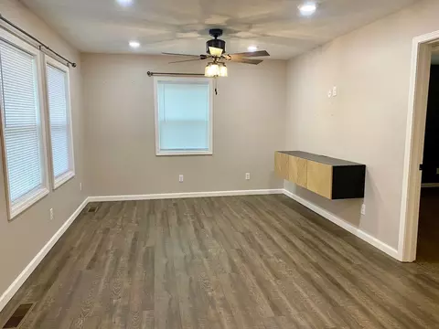 Living - 721 N 17th St, Herrin, IL 62948 photo 2 of 2
