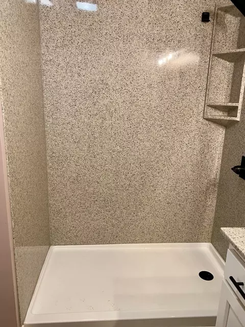 Bath - 721 N 17th St, Herrin, IL 62948 photo 2 of 3