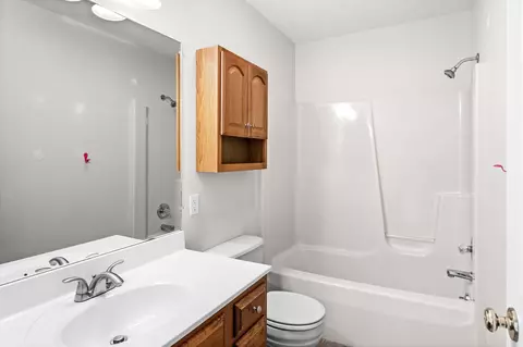 Bath - 7 Red Stone Ct, Bloomington, IL 61704 photo 5 of 5