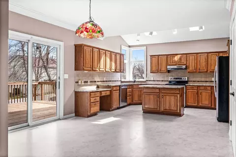 Kitchen - 7 Red Stone Ct, Bloomington, IL 61704 photo 2 of 3