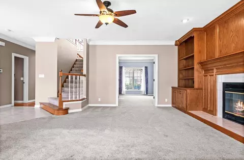 Living - 7 Red Stone Ct, Bloomington, IL 61704 photo 2 of 12