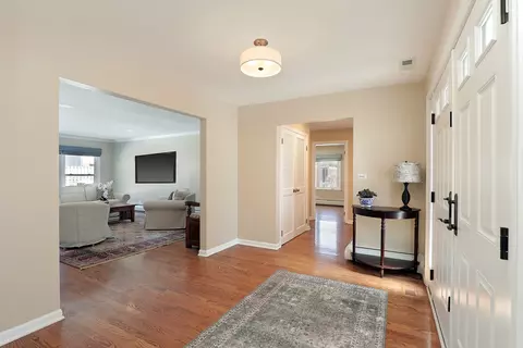 3806 Michael Ln, Glenview, IL 60026 photo 2