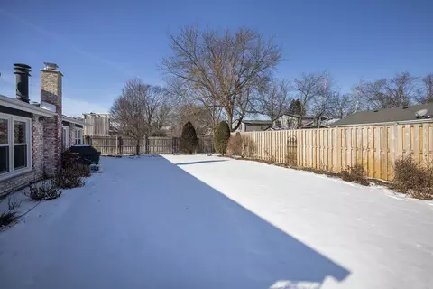 3806 Michael Ln, Glenview, IL 60026 photo 23