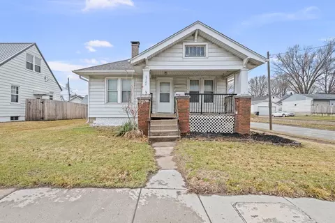 2326 N Division St, Davenport, IA 52804