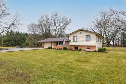 7317 Keystone Rd, Richmond, IL 60071