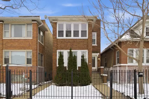4045 W Nelson St, Chicago, IL 60641