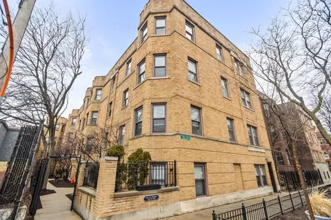734 W Barry Ave #3S, Chicago, IL 60657