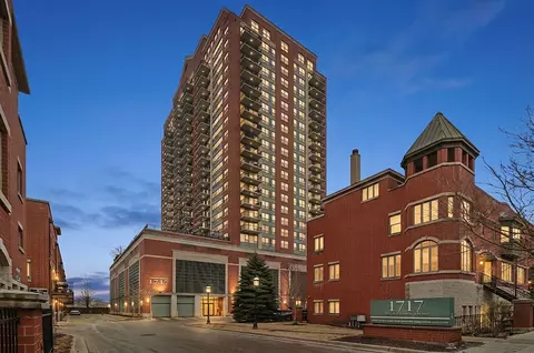 1717 S Prairie Ave #2102, Chicago, IL 60616
