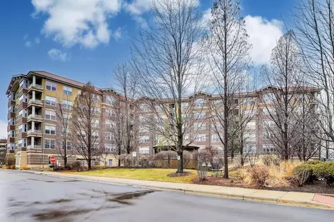 9350 Skokie Blvd #510, Skokie, IL 60077