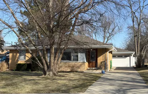614 E Madison St, Villa Park, IL 60181