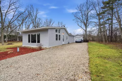 528 Charlotte Ave, Crystal Lake, IL 60014